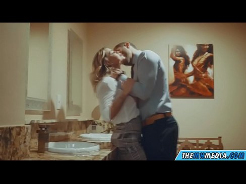 ❤️ Когато наедряла блондинка ви съблазни в обществена тоалетна Ебане в bg.bsglass.ru ❌️❤